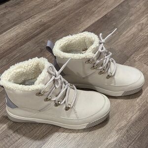 The North Face Women's White Winter Boots